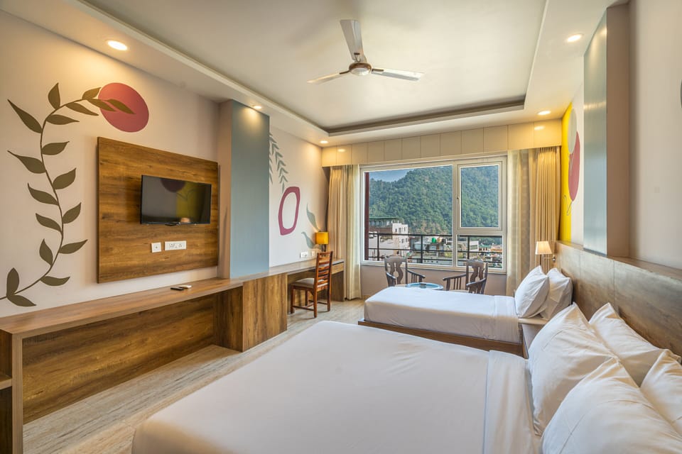 Superior Triple Room | Soundproofing, free WiFi, bed sheets