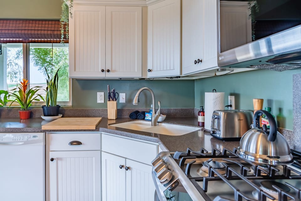 Cook together at the gas range with easy counter space