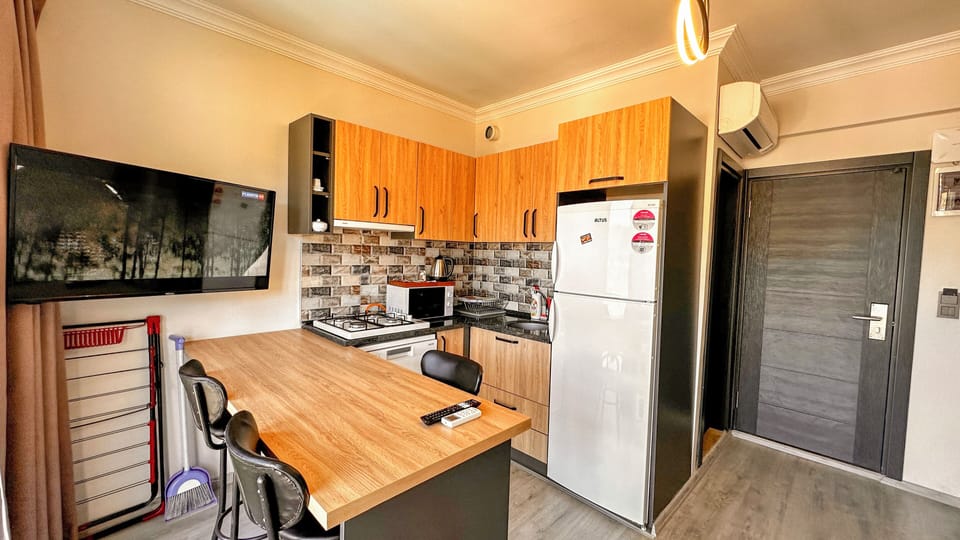 Panoramic Sea View With Jacuzzi 202-302 | Private kitchen | Electric kettle