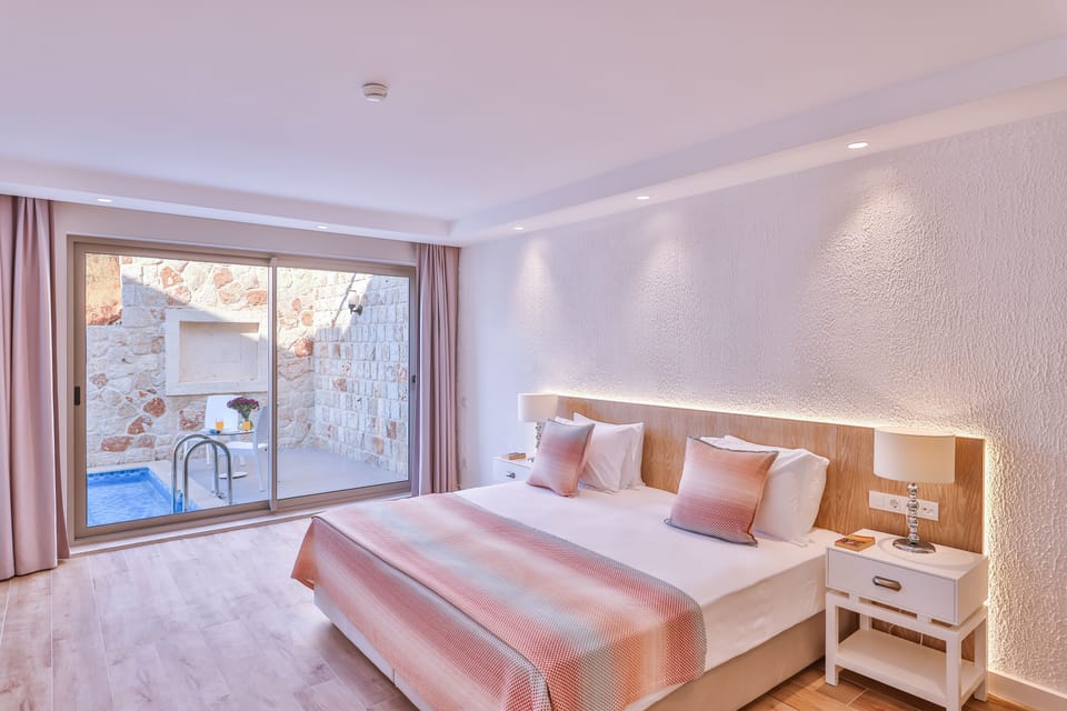 Suite -Özel Havuzlu | Premium bedding, minibar, free WiFi, bed sheets