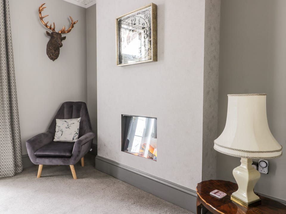 Cottage | Living room | Fireplace