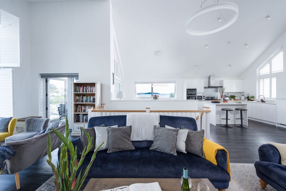 Spacious open plan kitchen and living area with beautiful views - Swanpool View