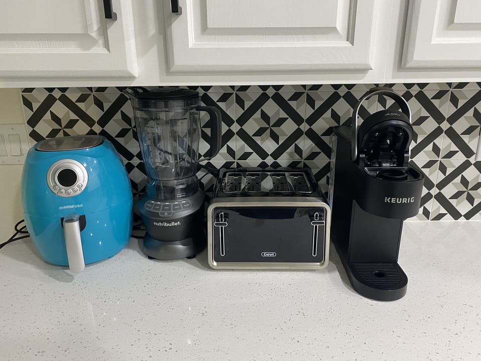 AIR FRYER, TOASTER, BLENDER, COFFEE MAKER 