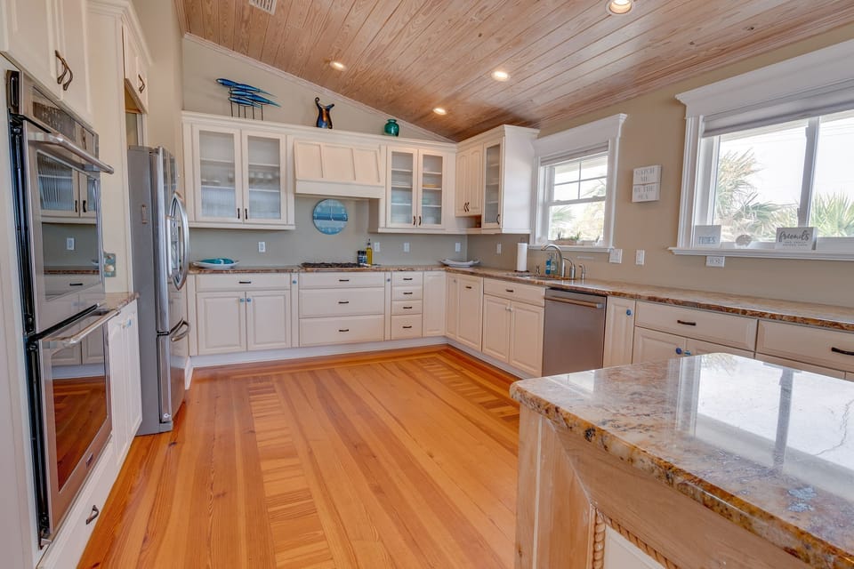 Chefs Kitchen with double oven and plenty of prep room