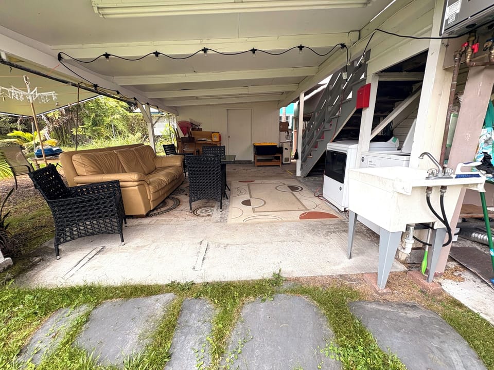 Cool back porch great for bbcue and relaxing