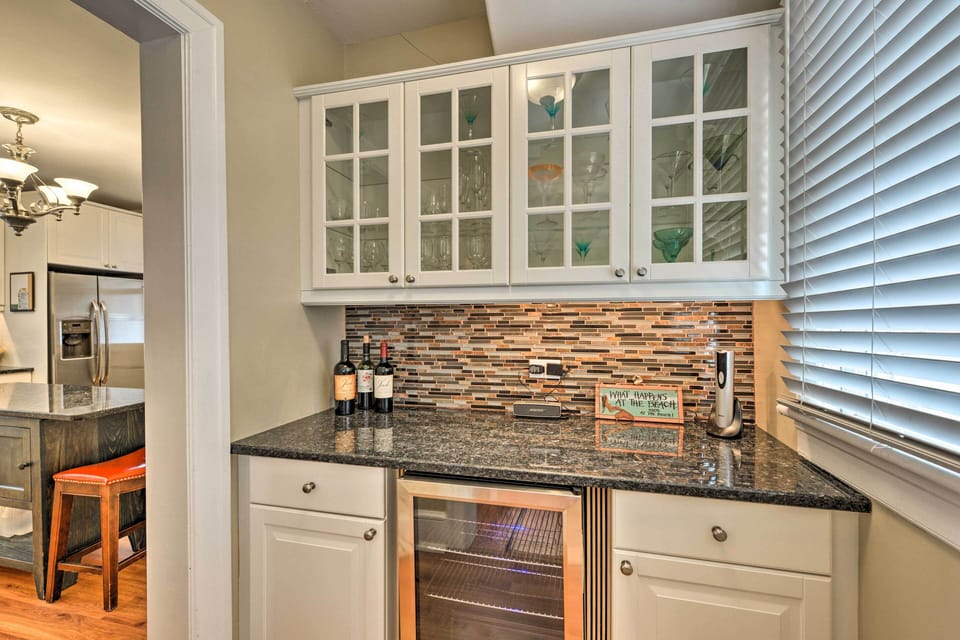 Wet Bar | 1st Floor