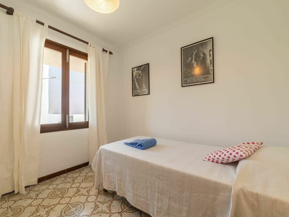 Property, Furniture, Window, Picture Frame, Wood, Comfort, Lighting, Interior Design, Curtain