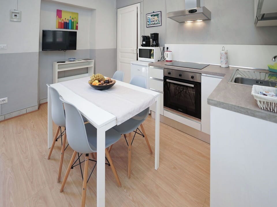 Furniture, Interior Design, Flooring, Major Appliance, Wood, Kitchen, Kitchen Appliance, Floor, Home Appliance, Ceiling