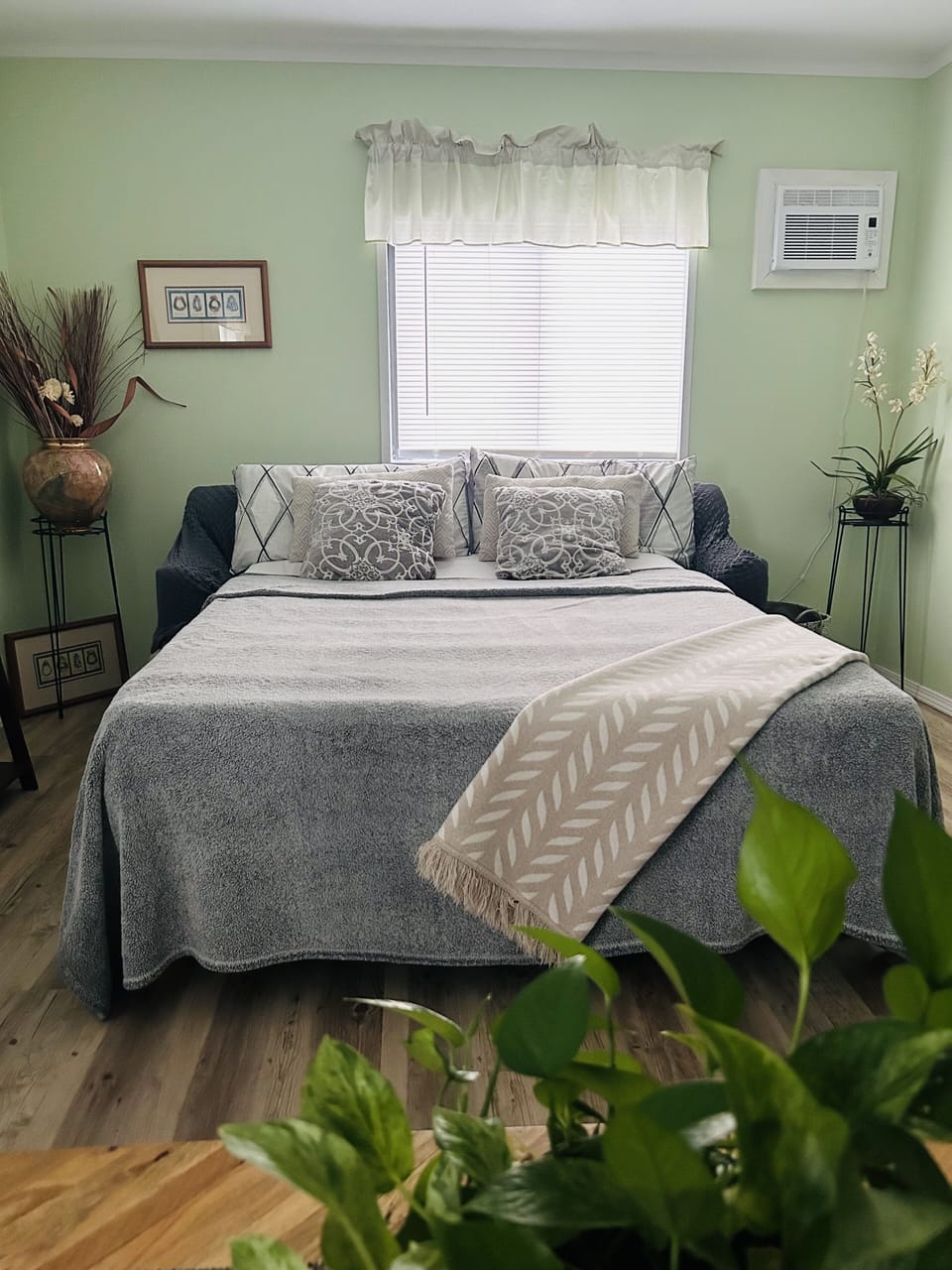 Queen size couch bed (bed #2)