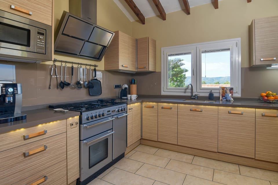 Open kitchen
