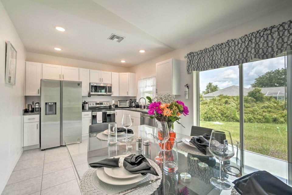 Dining Area | Dishware & Flatware