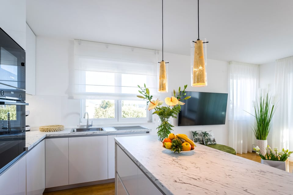 Deluxe Apartment, 3 Bedrooms, Hot Tub, Sea View | Private kitchen | Microwave, stovetop, dishwasher, coffee/tea maker