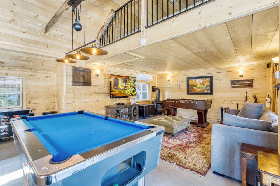 Pool table in the separate game room