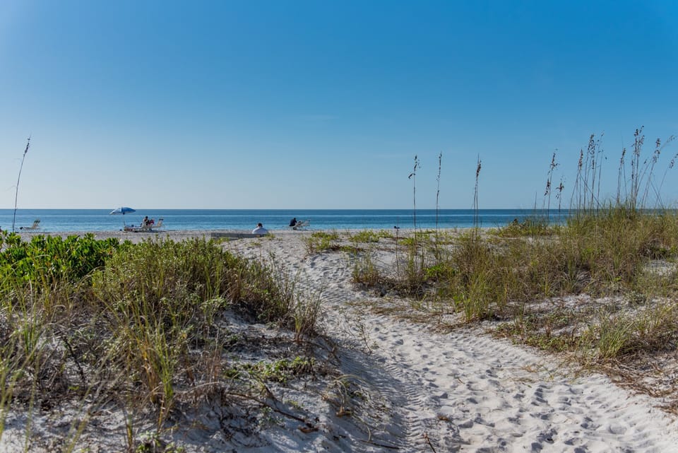 1417 Bermuda Bay Club 3 Bedroom Townhouse by RedAwning House in Bradenton Beach