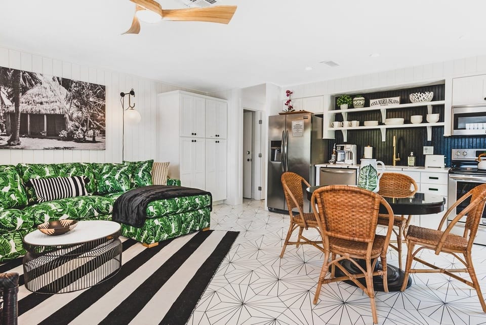 Villa, 2 Bedrooms | Dining