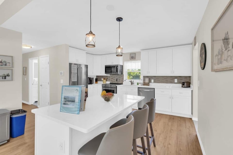 Kitchen Breakfast Bar