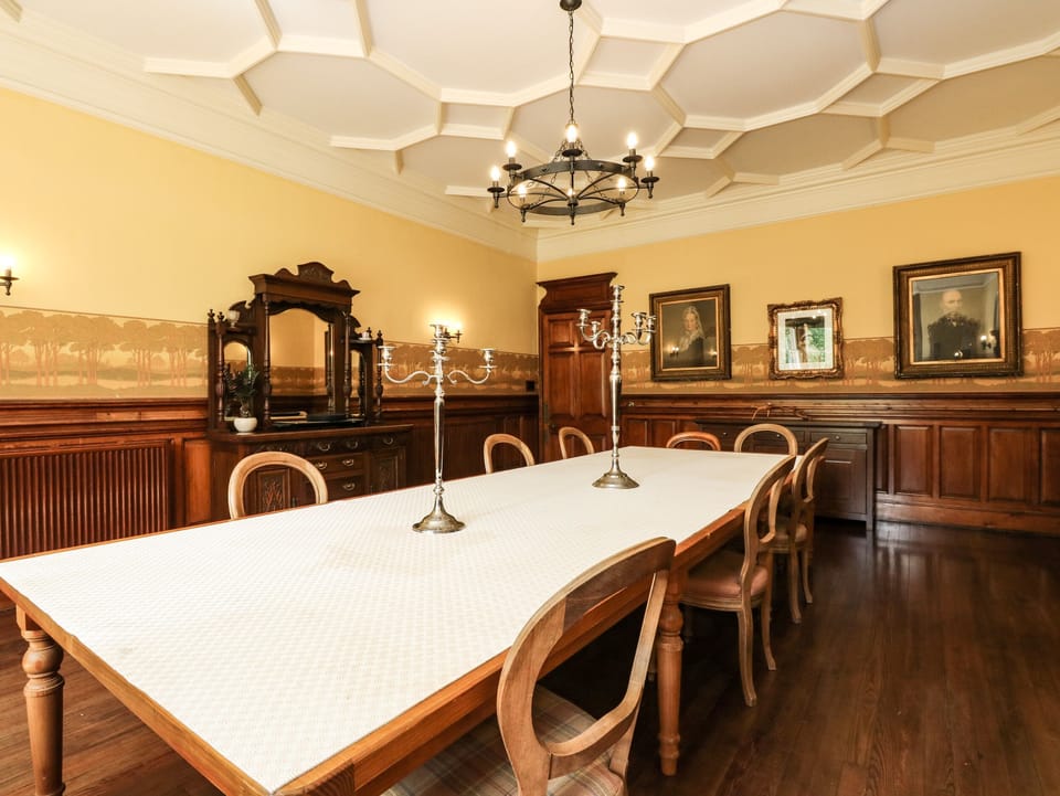 Cottage | Interior