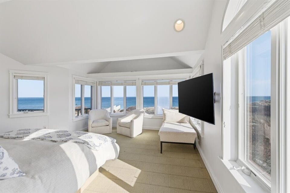 Wake up to the ocean