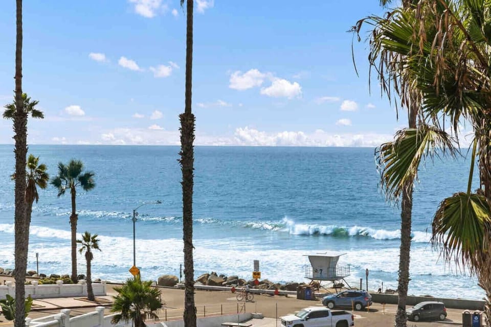 Best Beach House in Oceanside, Best Location for Beach Rental in Oceanside, Luxury vacation rental Oceanside CA, Modern beach house Oceanside, Walk to beach, Walkable Oceanside vacation rental, Oceanside Village vacation home, Near Seabird Hotel, Near Mis