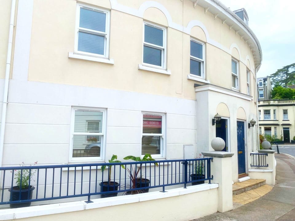 The Lisburne Place Town House in Torquay - exterior