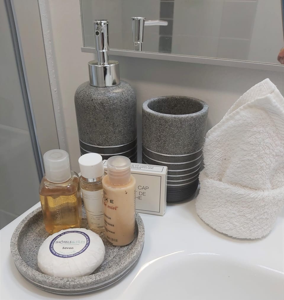 Bathroom amenities