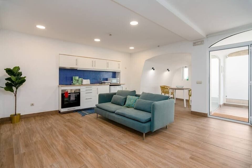 Sala de estar e kichenett.