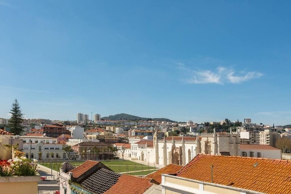 Apartamento muito central, perto da maior parte das atrações turísticas com uma vista linda do terraço.