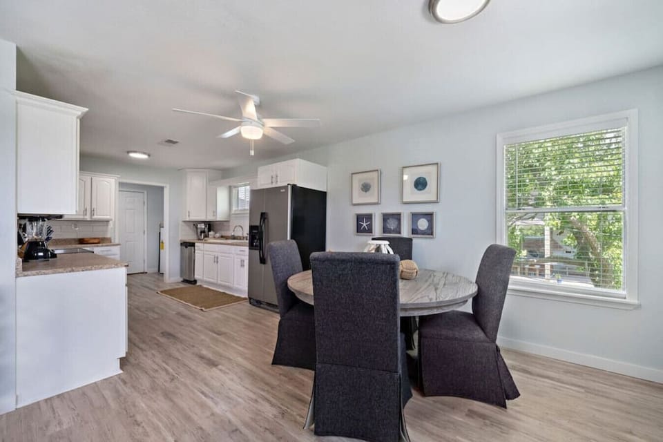 This dining area is located off the kitchen