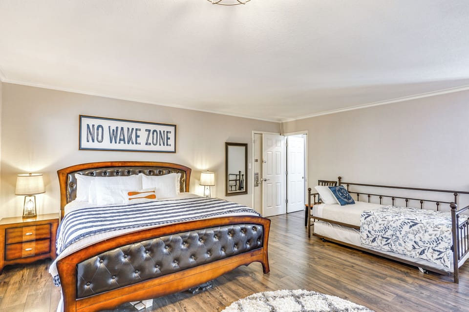 Bedroom 1 | King Bed | Twin Bed | Twin Trundle