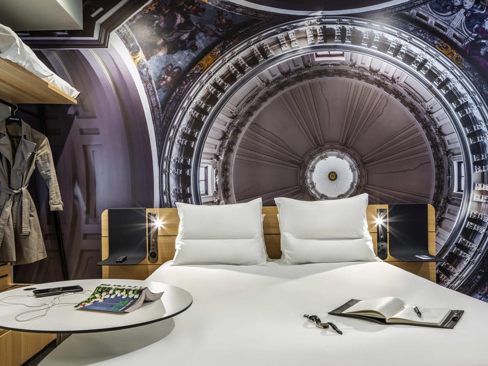 Premium bedding, pillowtop beds, minibar, in-room safe