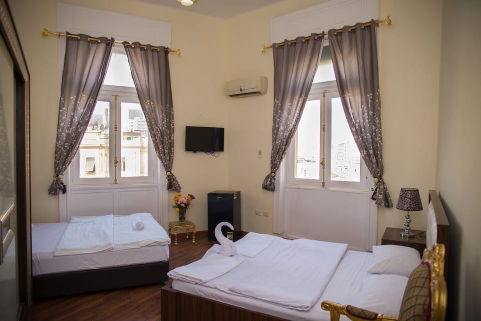 Premium bedding, Select Comfort beds, minibar, laptop workspace