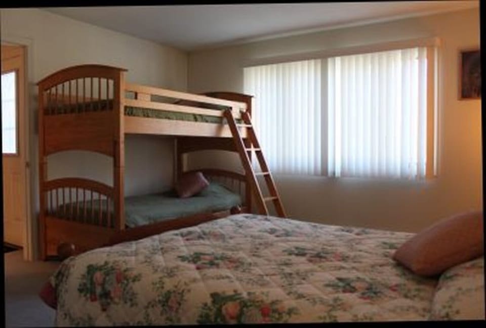 Double and bunk bedroom