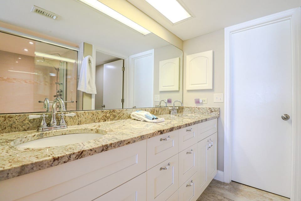 St. Augustine Beach Rentals Primary Bathroom