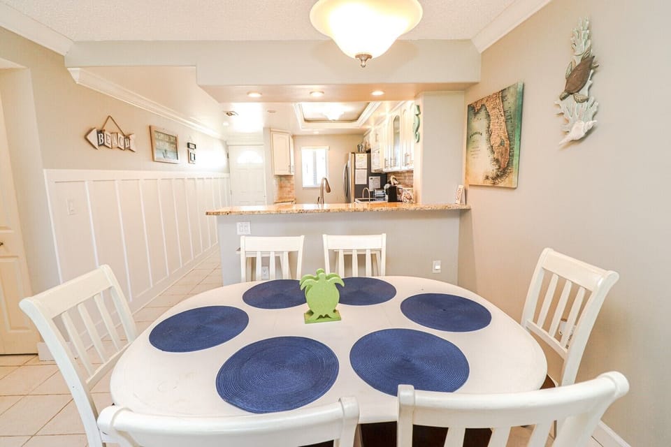 St. Augustine Beach Rentals Dining Room