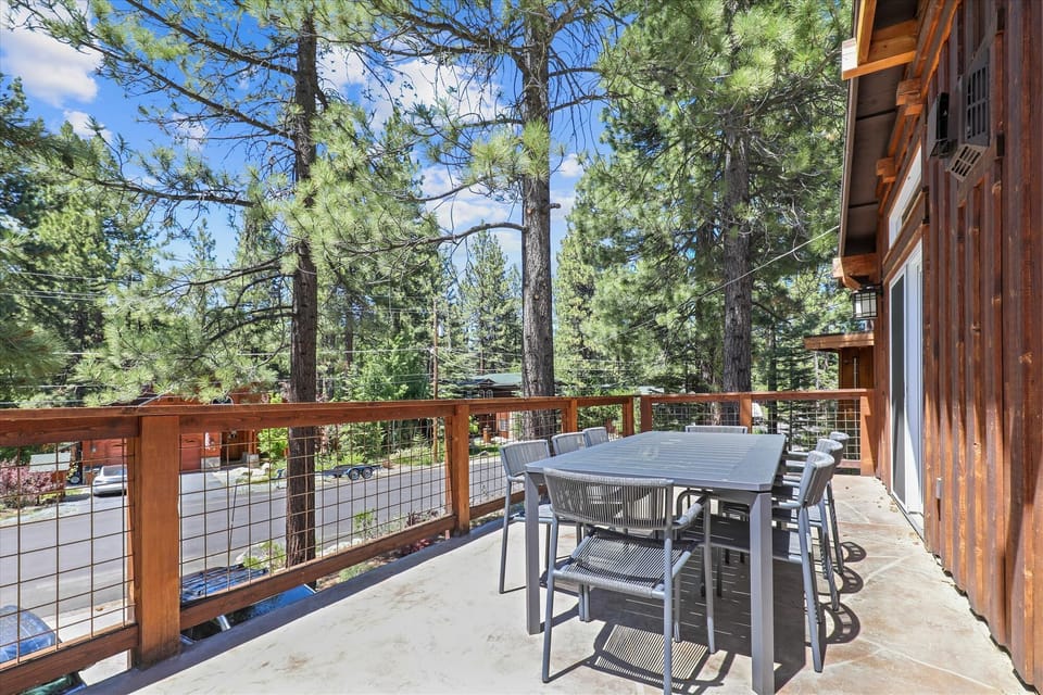 upper level-deck-imgl0553