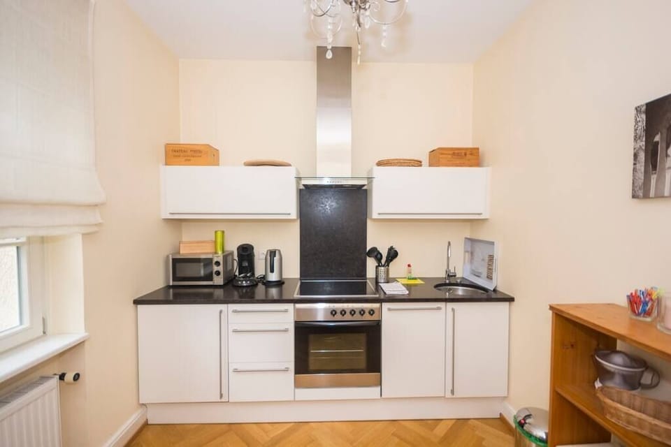 Kitchen (2)