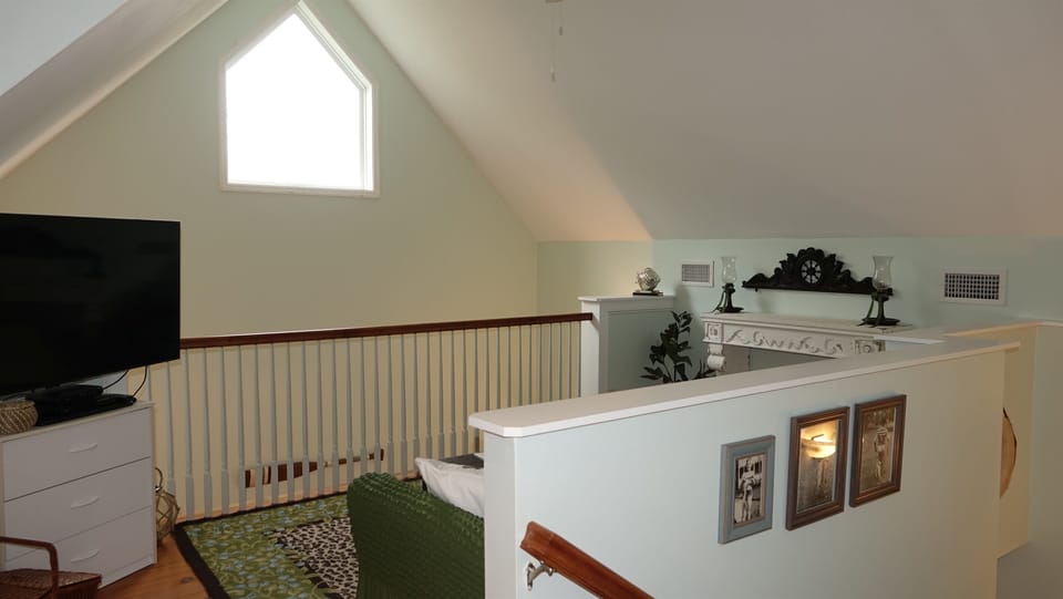 Seating area with 75" Smart TV