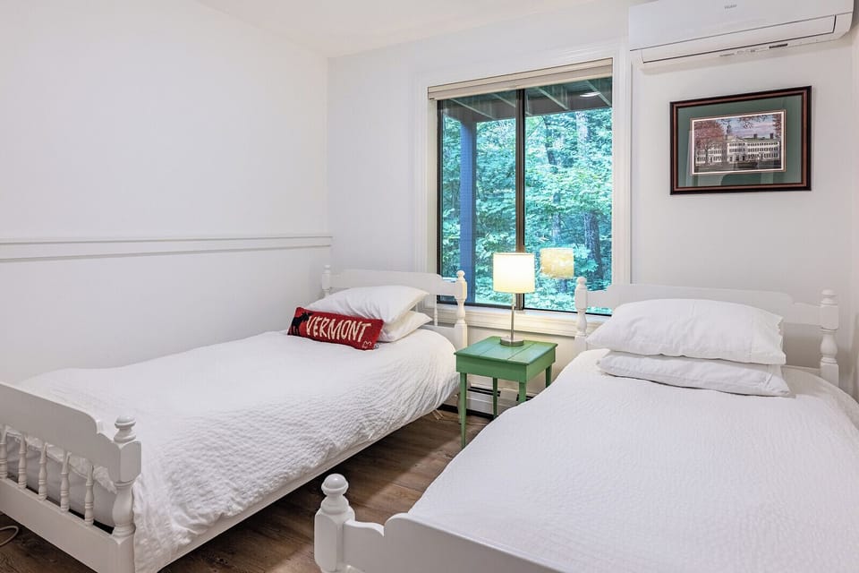 Simple clean twin bedroom
