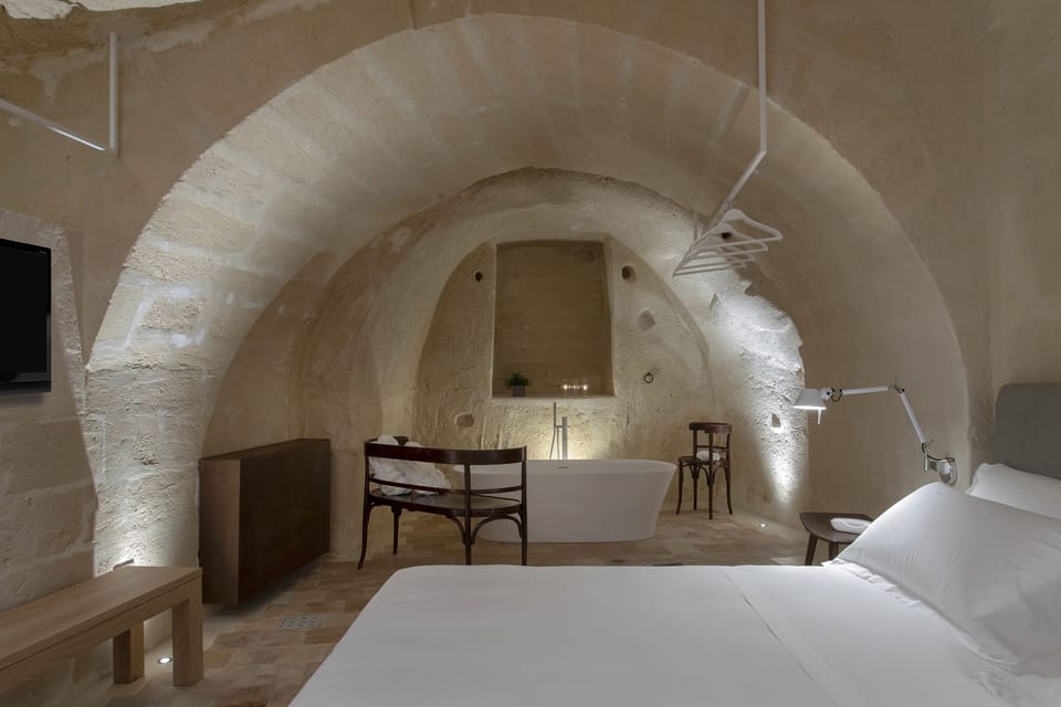 Luxury Room | Egyptian cotton sheets, premium bedding, down comforters