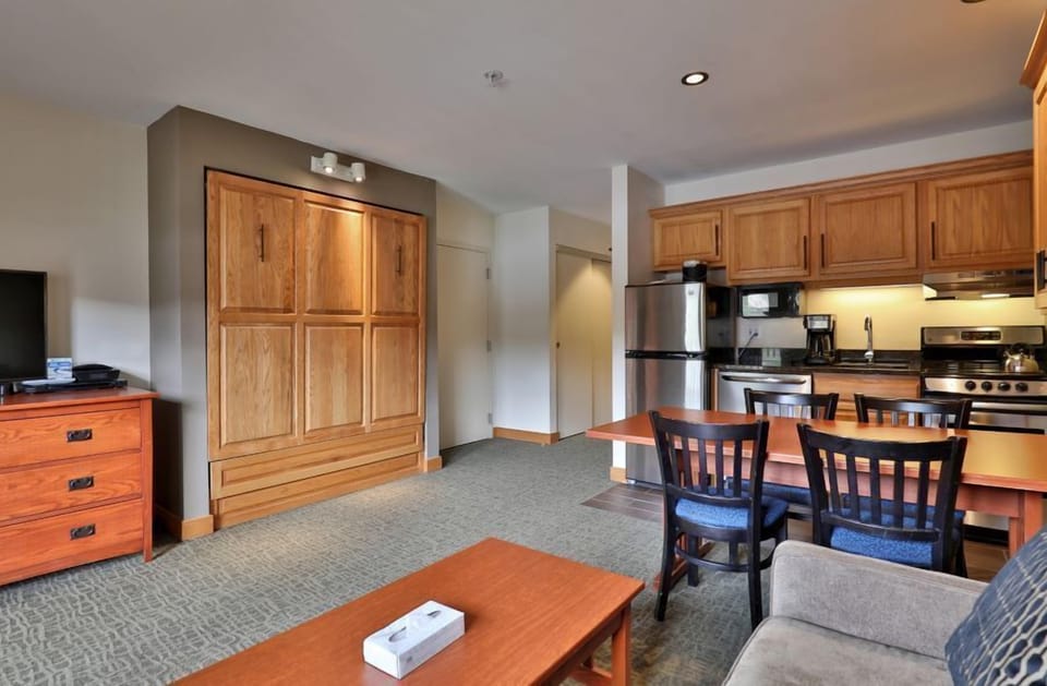 Economy Studio | Desk, blackout drapes, iron/ironing board, WiFi (free)