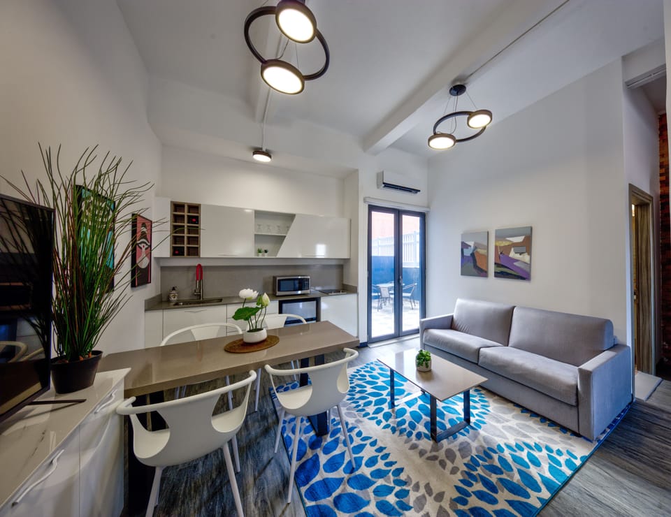 Deluxe Studio | Premium bedding, pillowtop beds, in-room safe, individually decorated