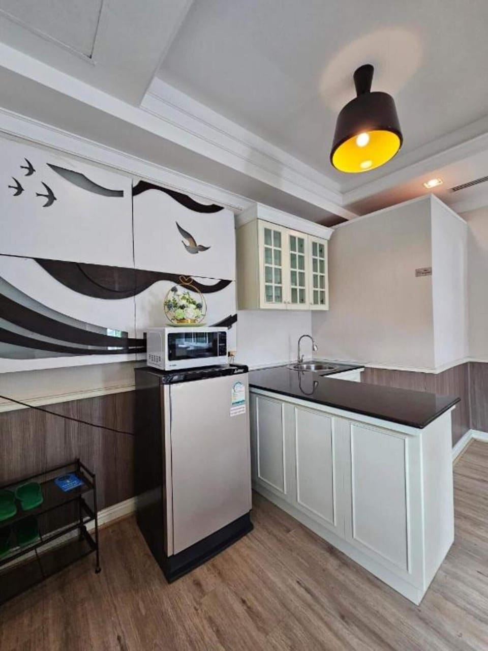 Presidential Suite | Private kitchenette | Fridge, electric kettle