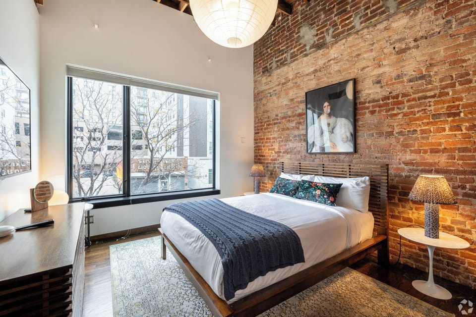 Klee House | Premium bedding, down comforters, pillowtop beds, in-room safe