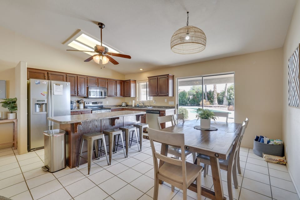 Dining Area | Dishware & Flatware Provided | Central A/C & Heat
