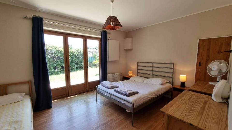 Gite-campagne-charente-vue-jardin (12)