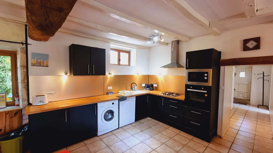 Gite-campagne-charente-vue-jardin (18)