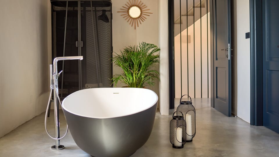 Bathtub