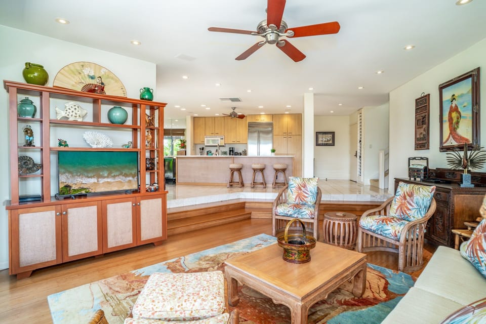 Vibrant living room 