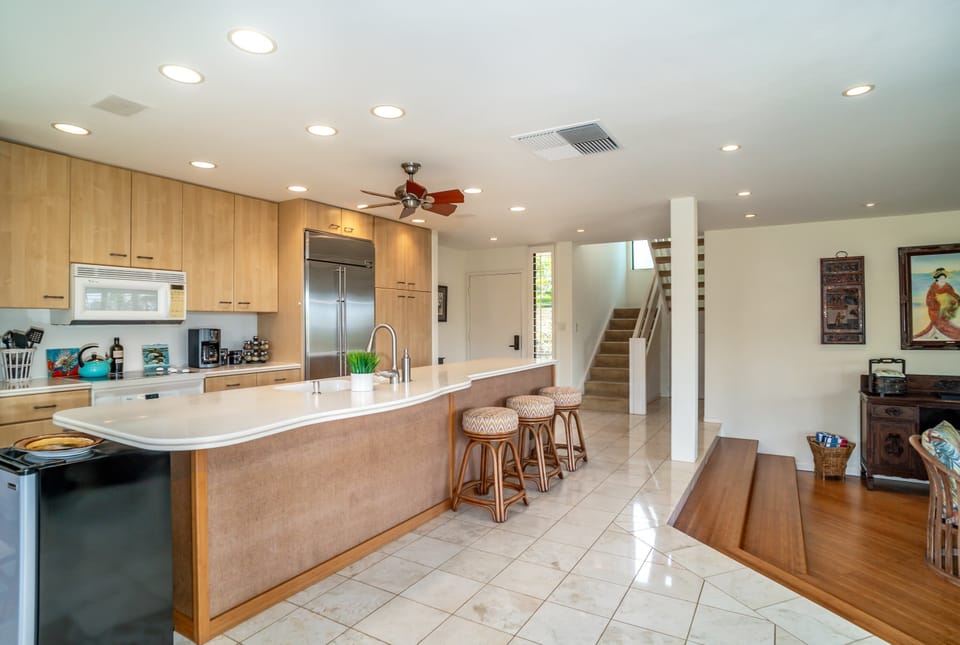 A stunning kitchen to enjoy on your Maui vacation