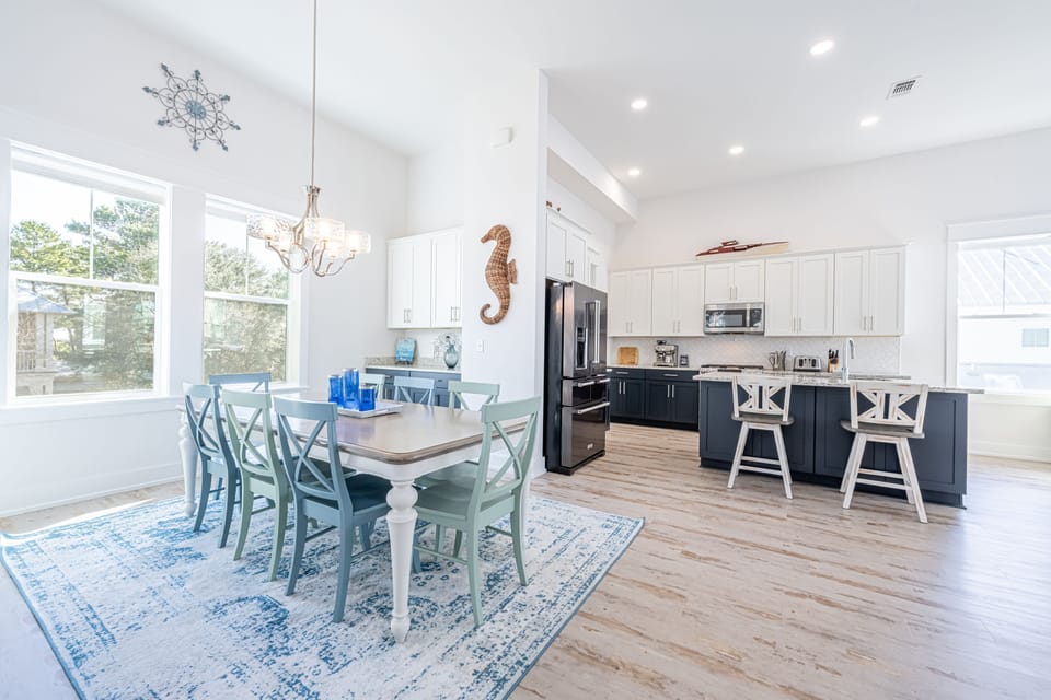 Dining & Kitchen